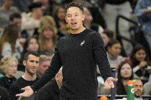 米奇&middot;约翰逊：我们整体状态全无 火箭有很多优秀一对一防守球员