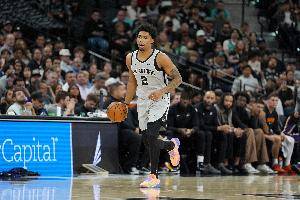 稳扎稳打！哈珀半场12分钟5中4贡献10分2助 三分2中2